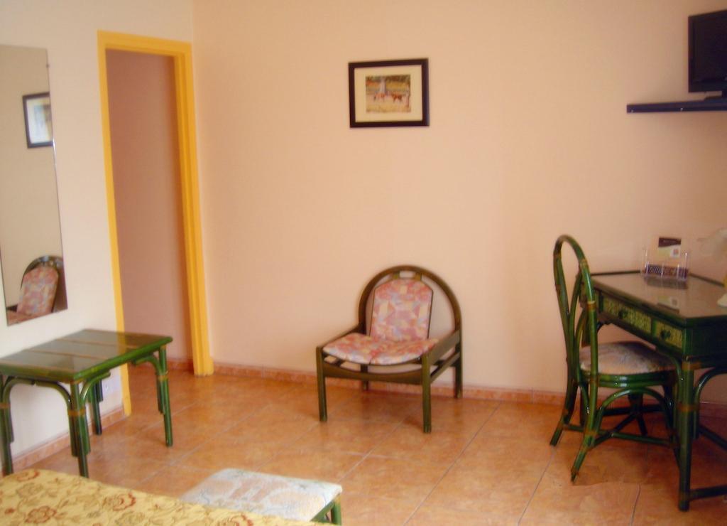 Motel Des Bruyeres Ламот-Бёврон Номер фото