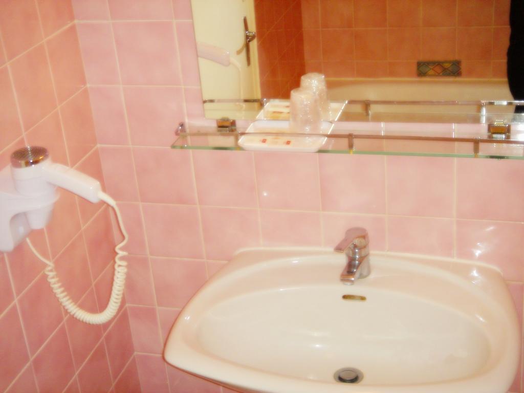 Motel Des Bruyeres Ламот-Бёврон Номер фото
