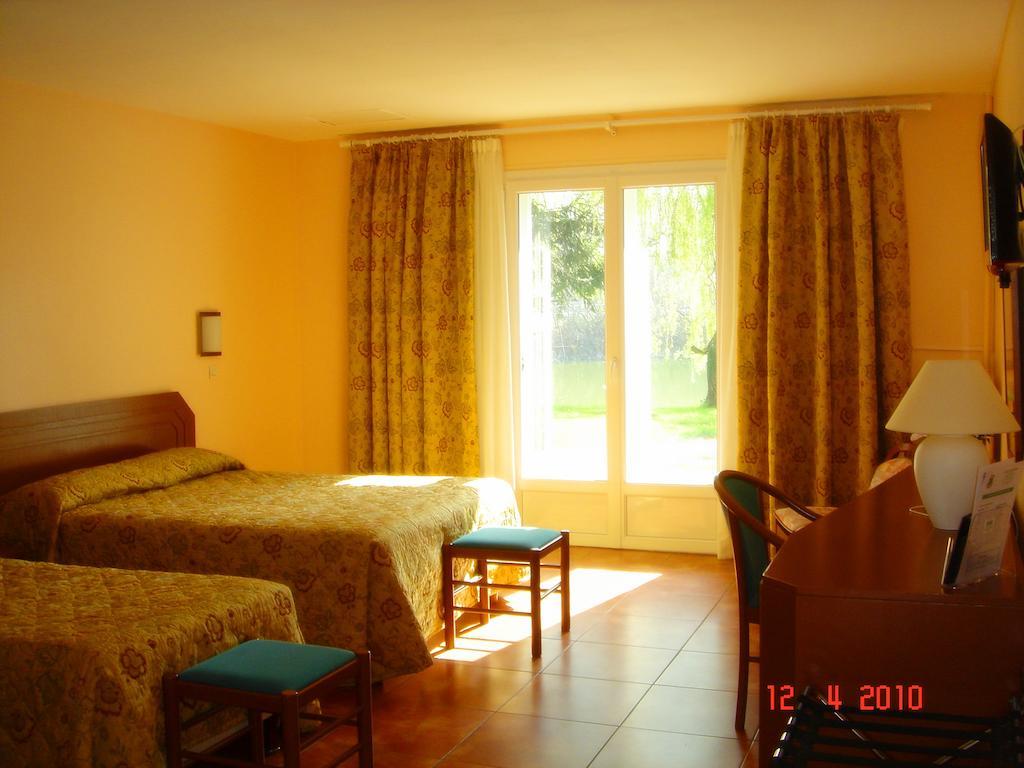 Motel Des Bruyeres Ламот-Бёврон Номер фото